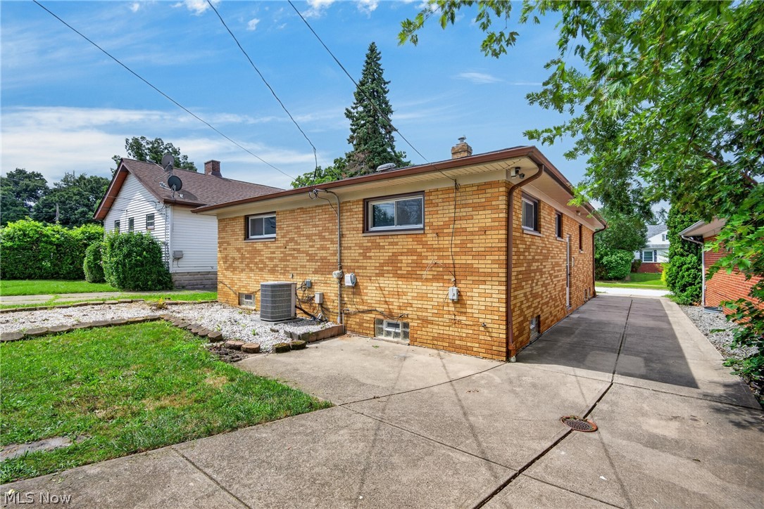 11424 Bradwell Road Garfield Heights OH 44125