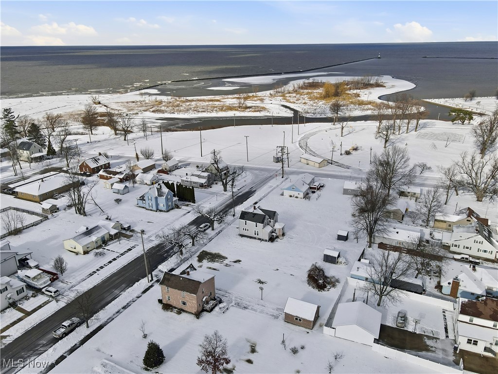 992 Mill Street Conneaut OH 44030