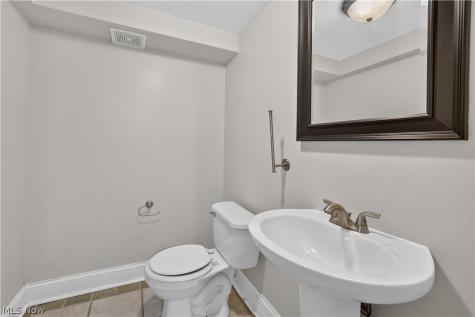 3419 Grovewood Avenue Parma OH 44134