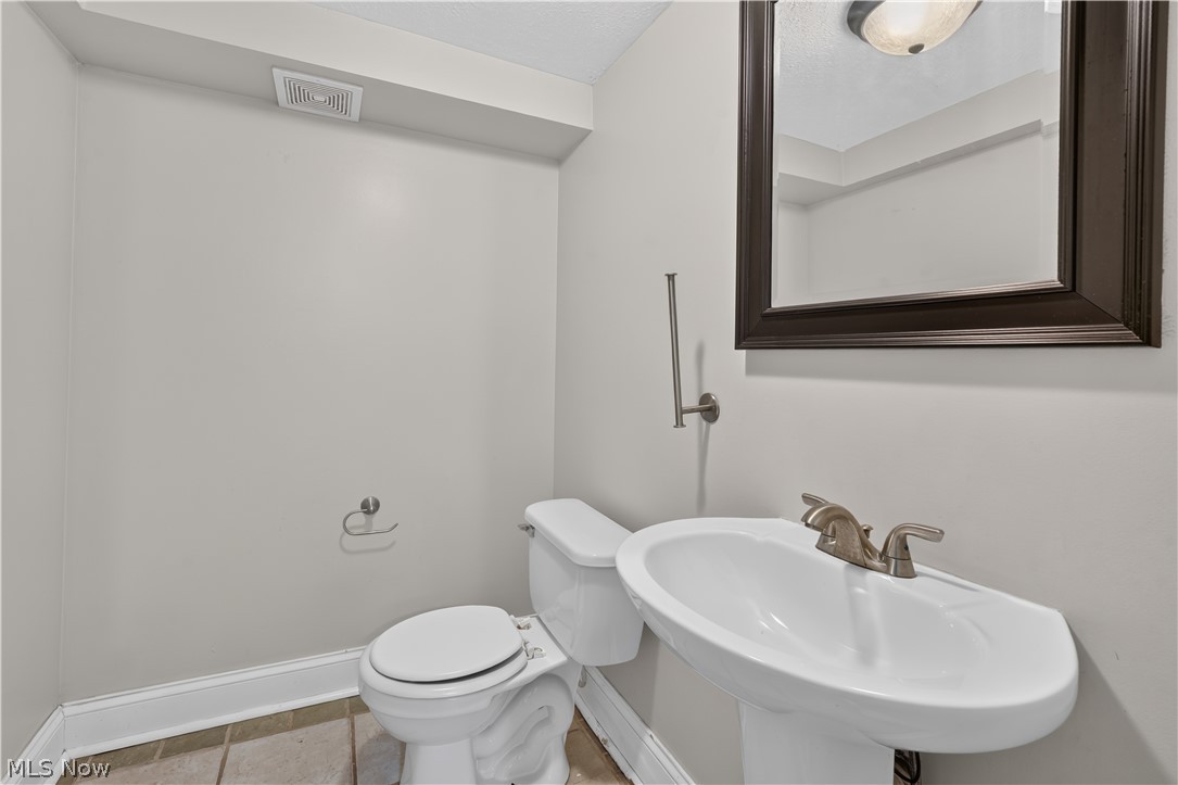 3419 Grovewood Avenue Parma OH 44134