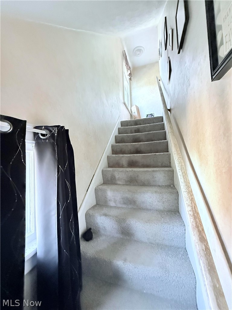 1129 Barton Place NE Canton OH 44705