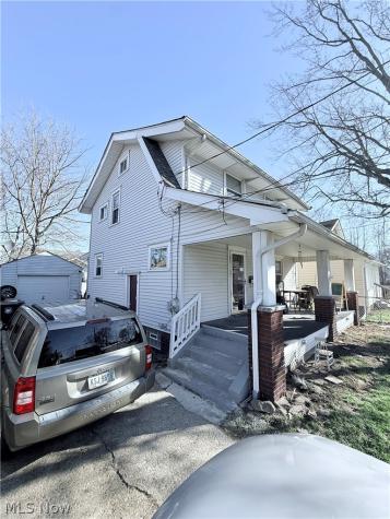 1129 Barton Place NE Canton OH 44705