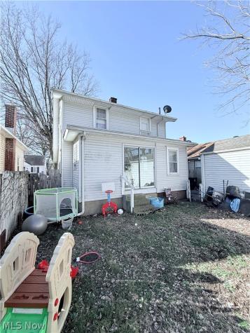 1129 Barton Place NE Canton OH 44705
