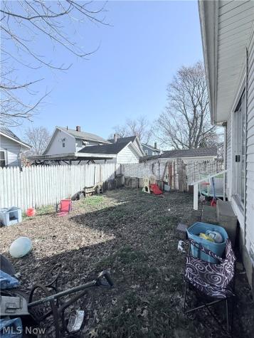 1129 Barton Place NE Canton OH 44705