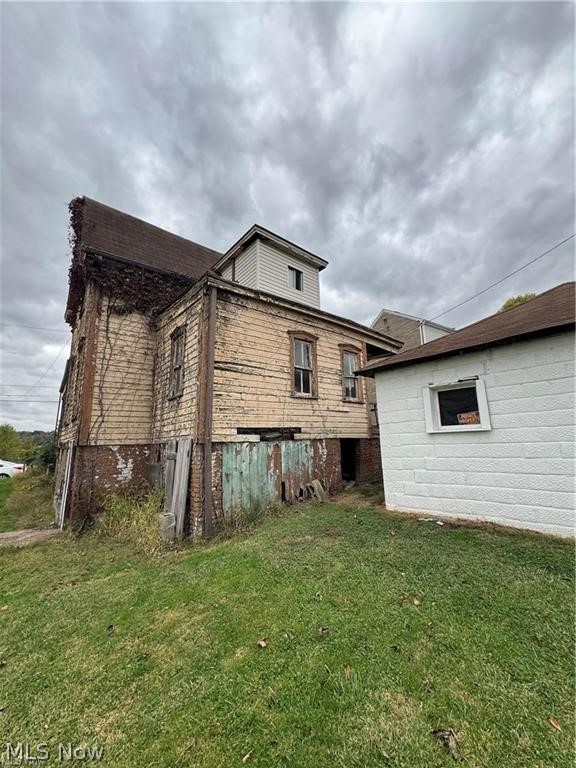 806 Carlisle Street Martins Ferry OH 43935
