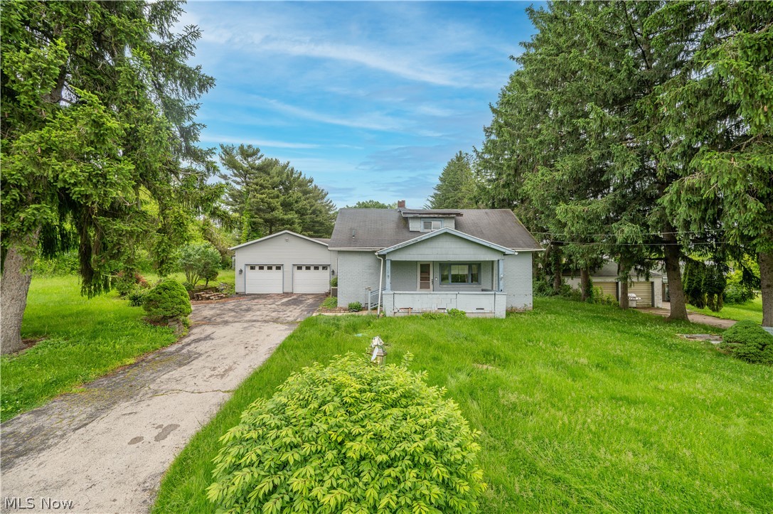 1953 Lawn Avenue Lowellville OH 44436