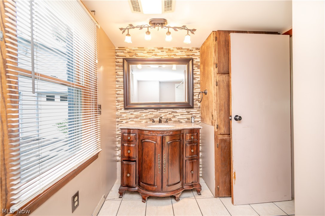 1953 Lawn Avenue Lowellville OH 44436