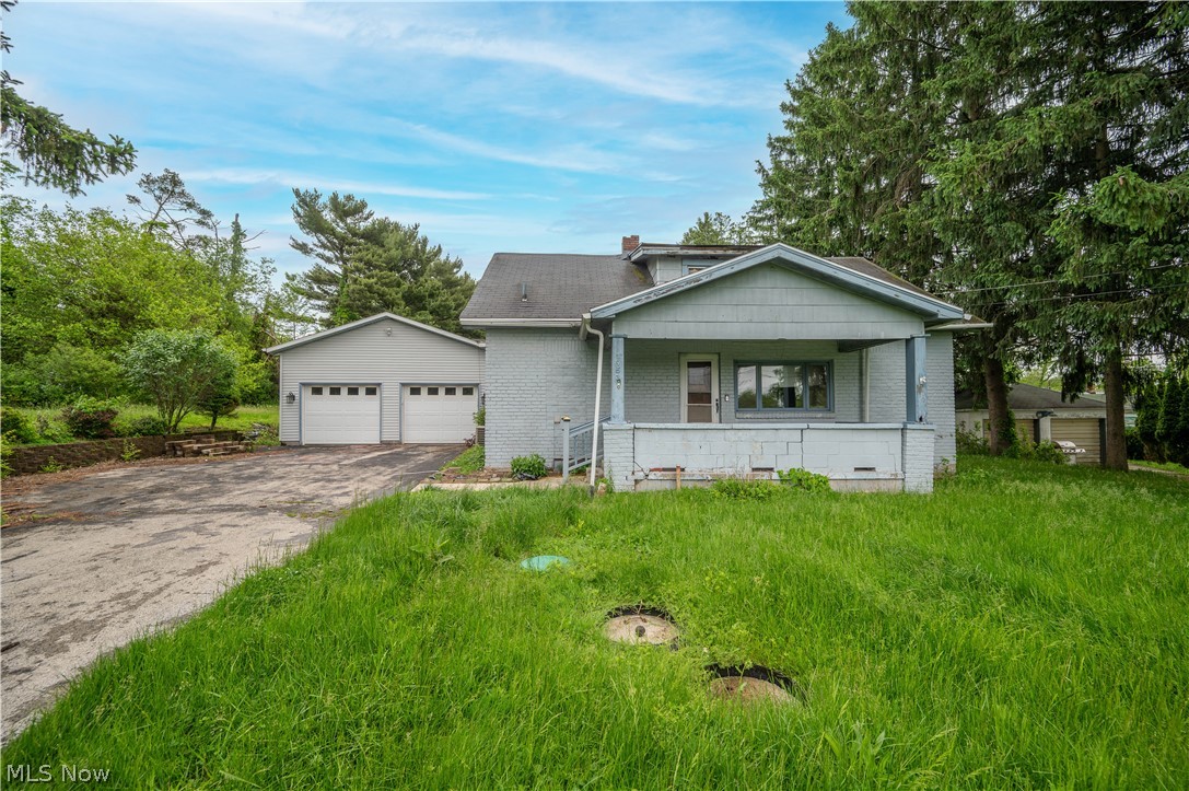 1953 Lawn Avenue Lowellville OH 44436