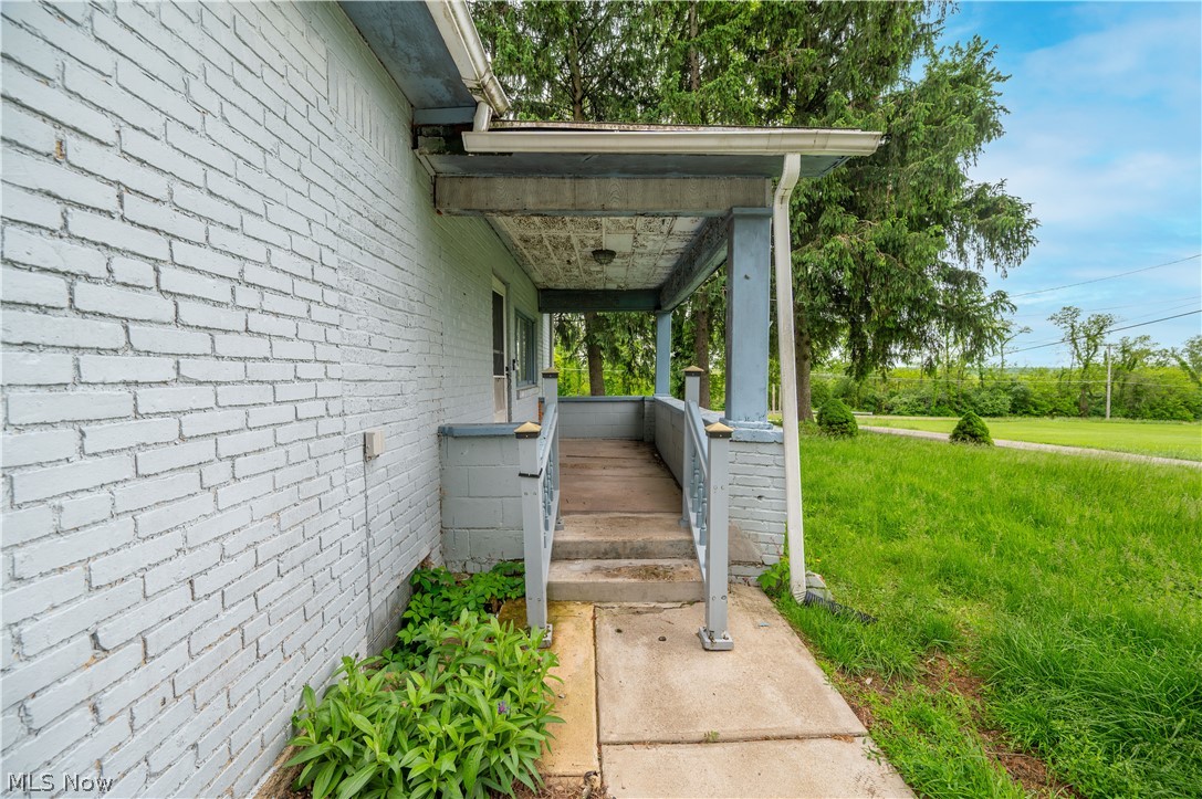 1953 Lawn Avenue Lowellville OH 44436