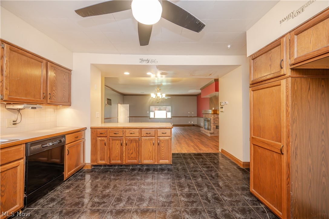 1953 Lawn Avenue Lowellville OH 44436