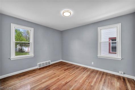 11109 Langton Avenue Garfield Heights OH 44125