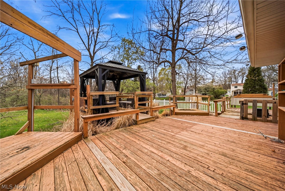 562 Vesely Court Eastlake OH 44095