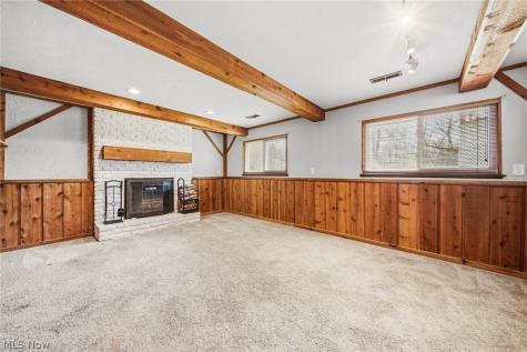 562 Vesely Court Eastlake OH 44095