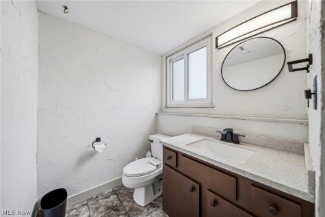 562 Vesely Court Eastlake OH 44095
