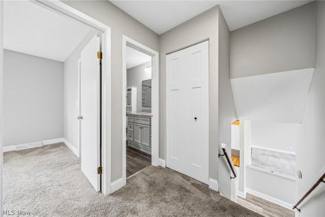 562 Vesely Court Eastlake OH 44095