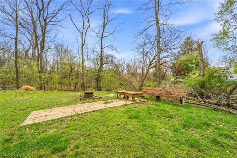 562 Vesely Court Eastlake OH 44095
