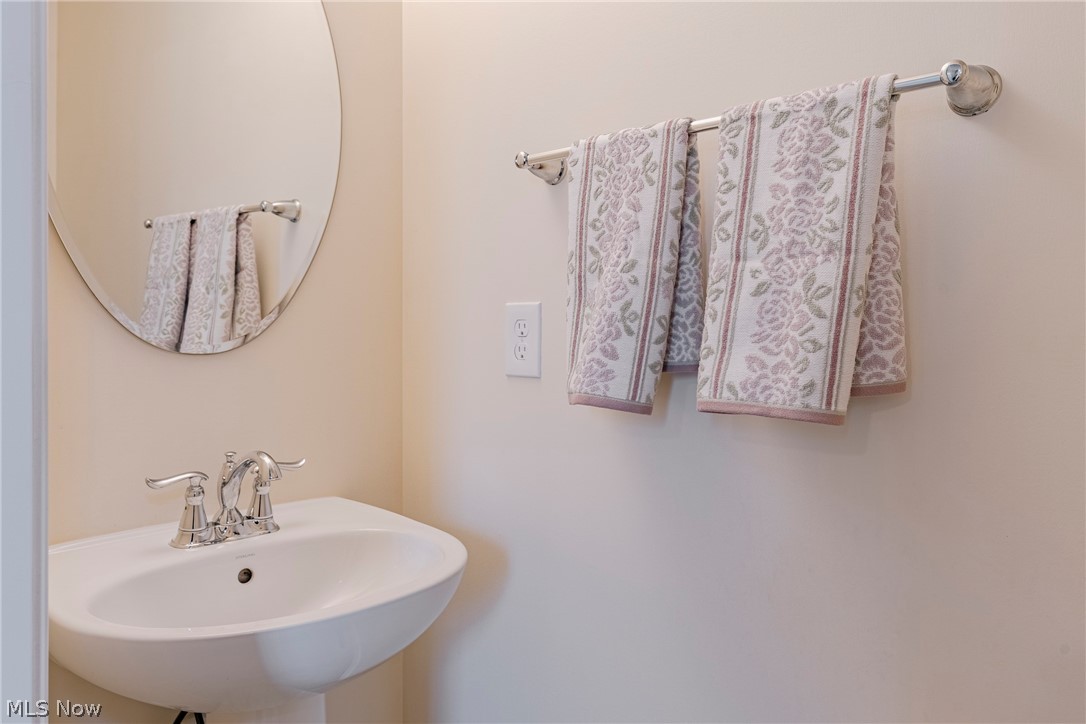 519 N Ashwood Lane Painesville OH 44077
