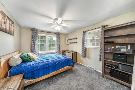 114 S Point Drive Avon Lake OH 44012