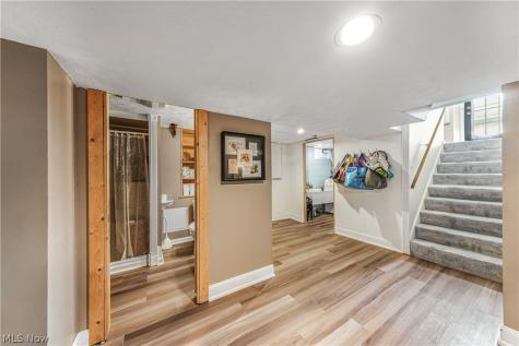 114 S Point Drive Avon Lake OH 44012