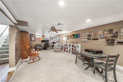 114 S Point Drive Avon Lake OH 44012