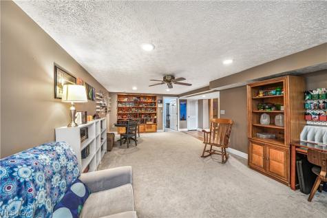 114 S Point Drive Avon Lake OH 44012