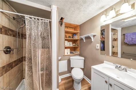 114 S Point Drive Avon Lake OH 44012