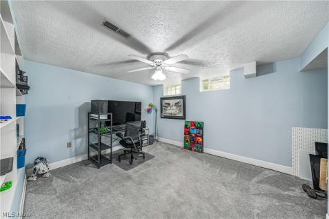 114 S Point Drive Avon Lake OH 44012