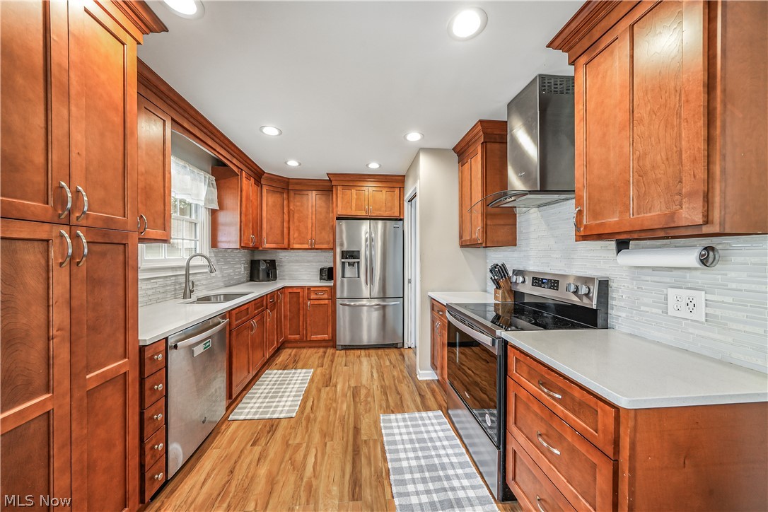 114 S Point Drive Avon Lake OH 44012