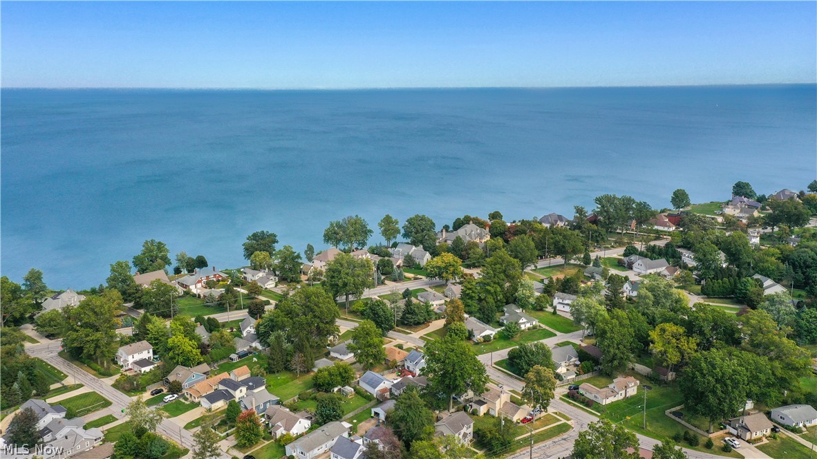 114 S Point Drive Avon Lake OH 44012