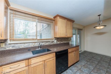 13515 Heatherwood Drive Brook Park OH 44142