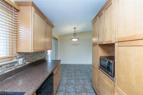 13515 Heatherwood Drive Brook Park OH 44142