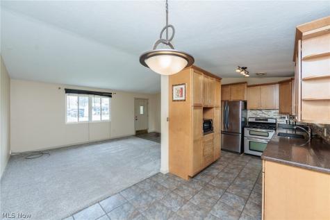 13515 Heatherwood Drive Brook Park OH 44142
