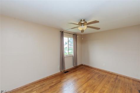 13515 Heatherwood Drive Brook Park OH 44142