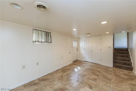 13515 Heatherwood Drive Brook Park OH 44142