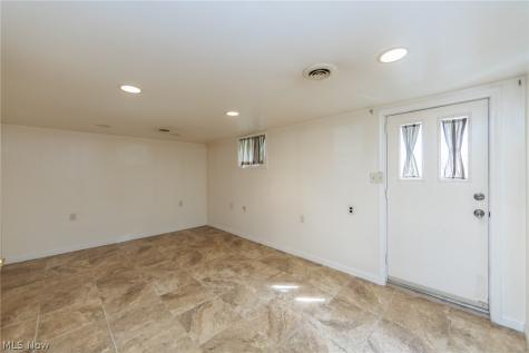 13515 Heatherwood Drive Brook Park OH 44142
