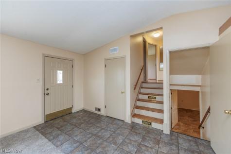 13515 Heatherwood Drive Brook Park OH 44142