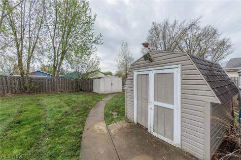 13515 Heatherwood Drive Brook Park OH 44142