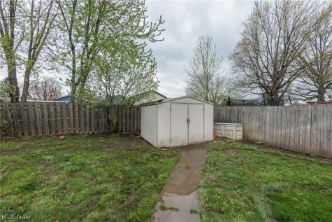 13515 Heatherwood Drive Brook Park OH 44142