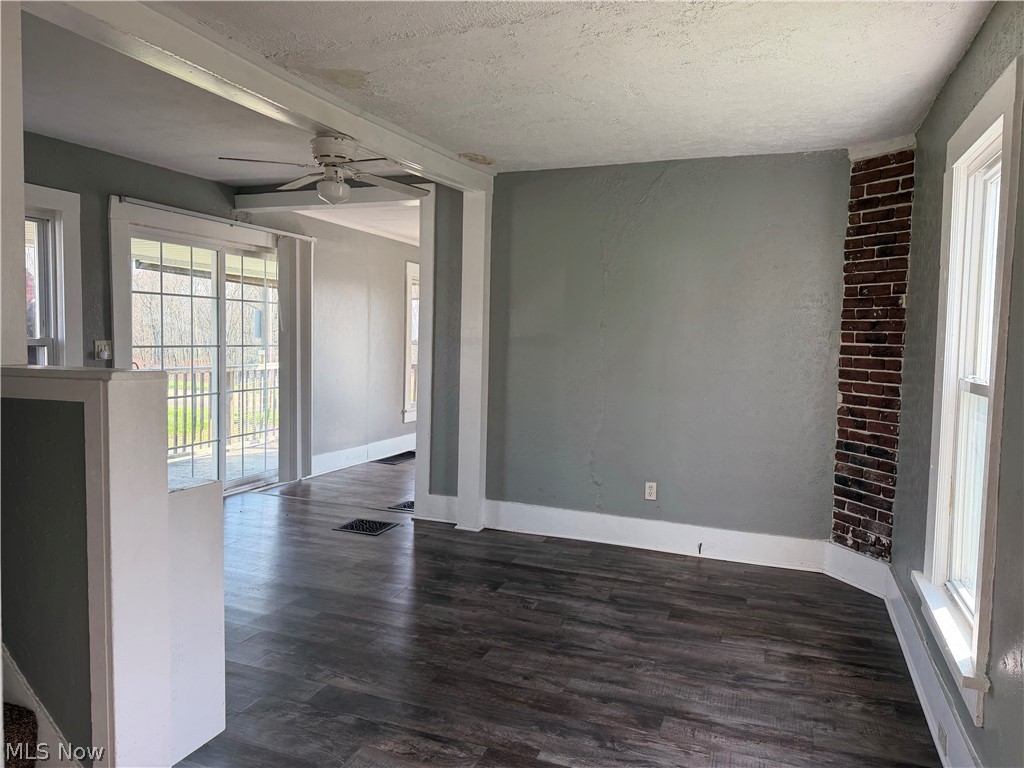 824 Goshen Avenue SE New Philadelphia OH 44663