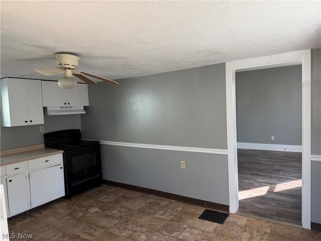 824 Goshen Avenue SE New Philadelphia OH 44663