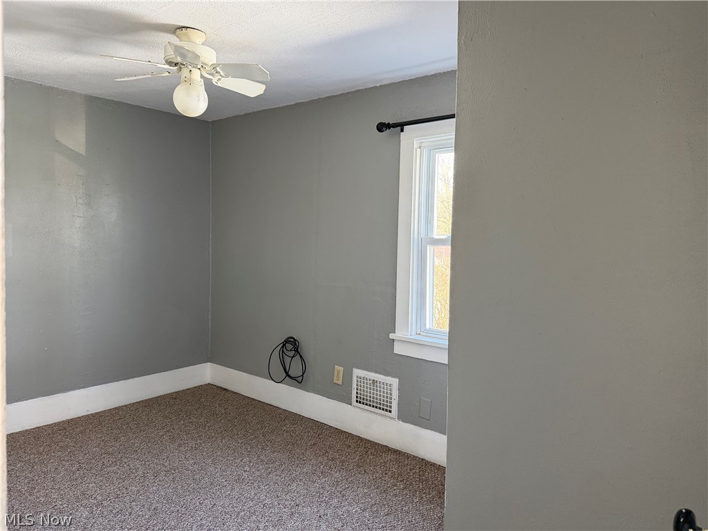 824 Goshen Avenue SE New Philadelphia OH 44663