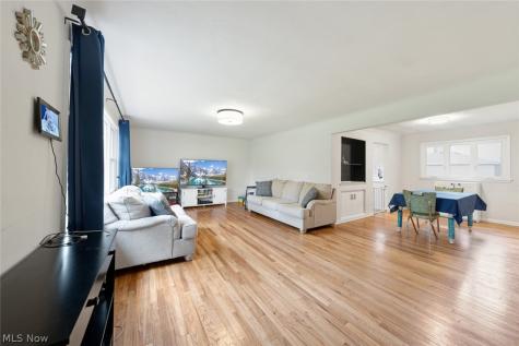 4223 Canterbury Road North Olmsted OH 44070