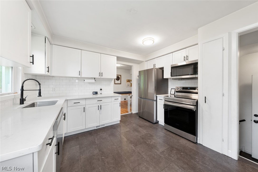 4223 Canterbury Road North Olmsted OH 44070
