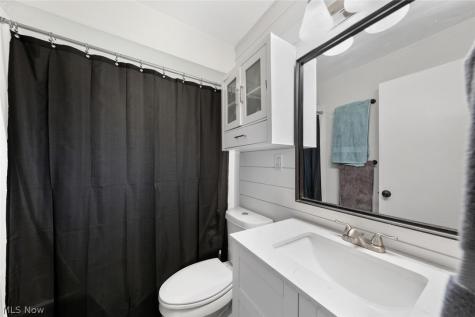 4223 Canterbury Road North Olmsted OH 44070
