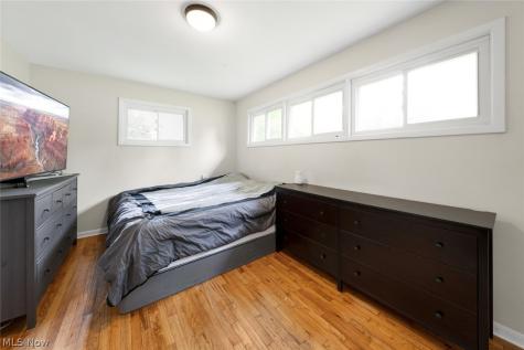 4223 Canterbury Road North Olmsted OH 44070