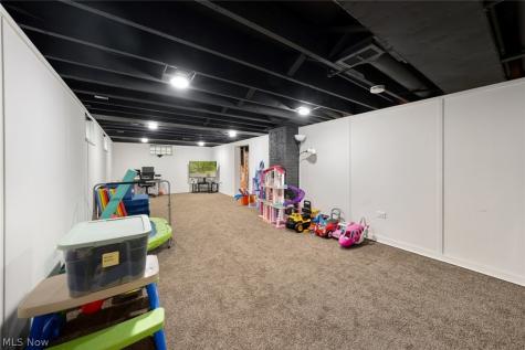 4223 Canterbury Road North Olmsted OH 44070