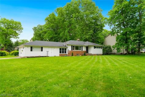 4223 Canterbury Road North Olmsted OH 44070