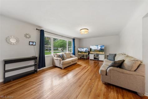 4223 Canterbury Road North Olmsted OH 44070