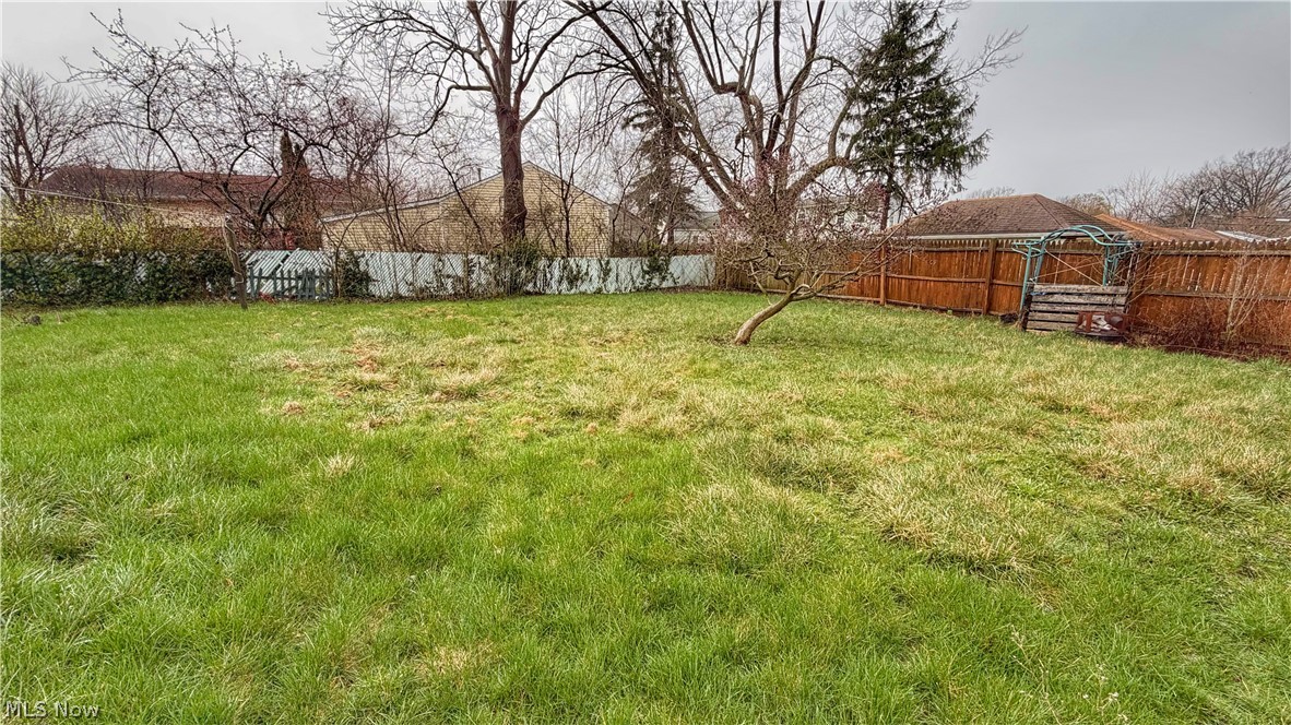 864 Lindsay Avenue Akron OH 44306