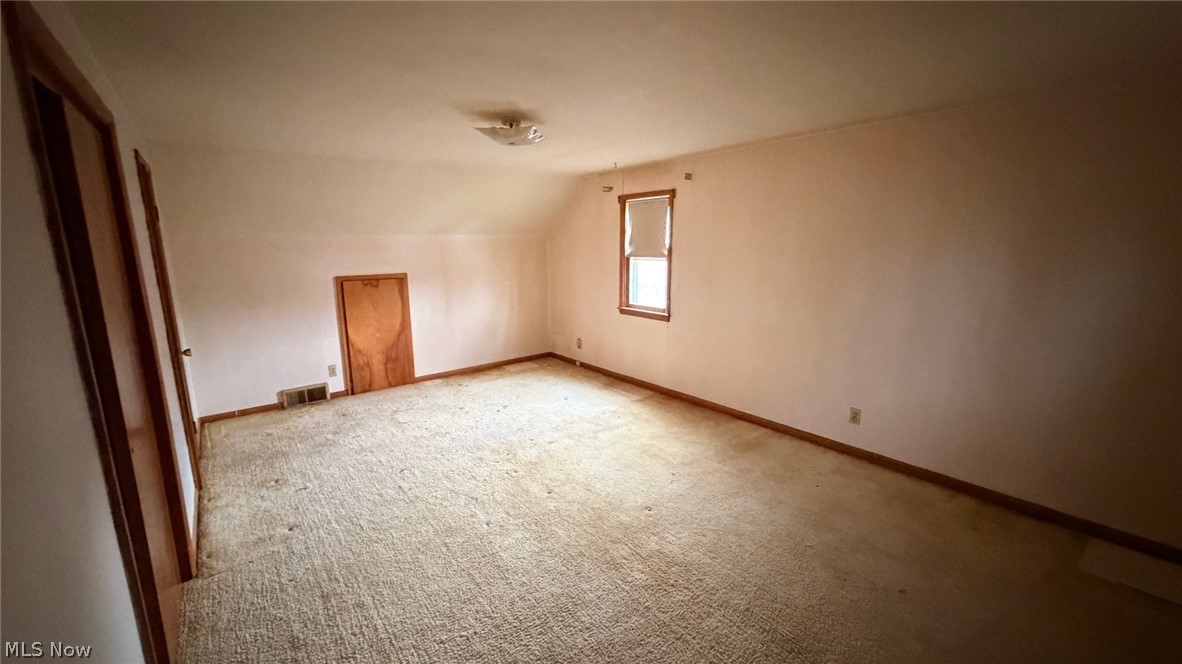 864 Lindsay Avenue Akron OH 44306